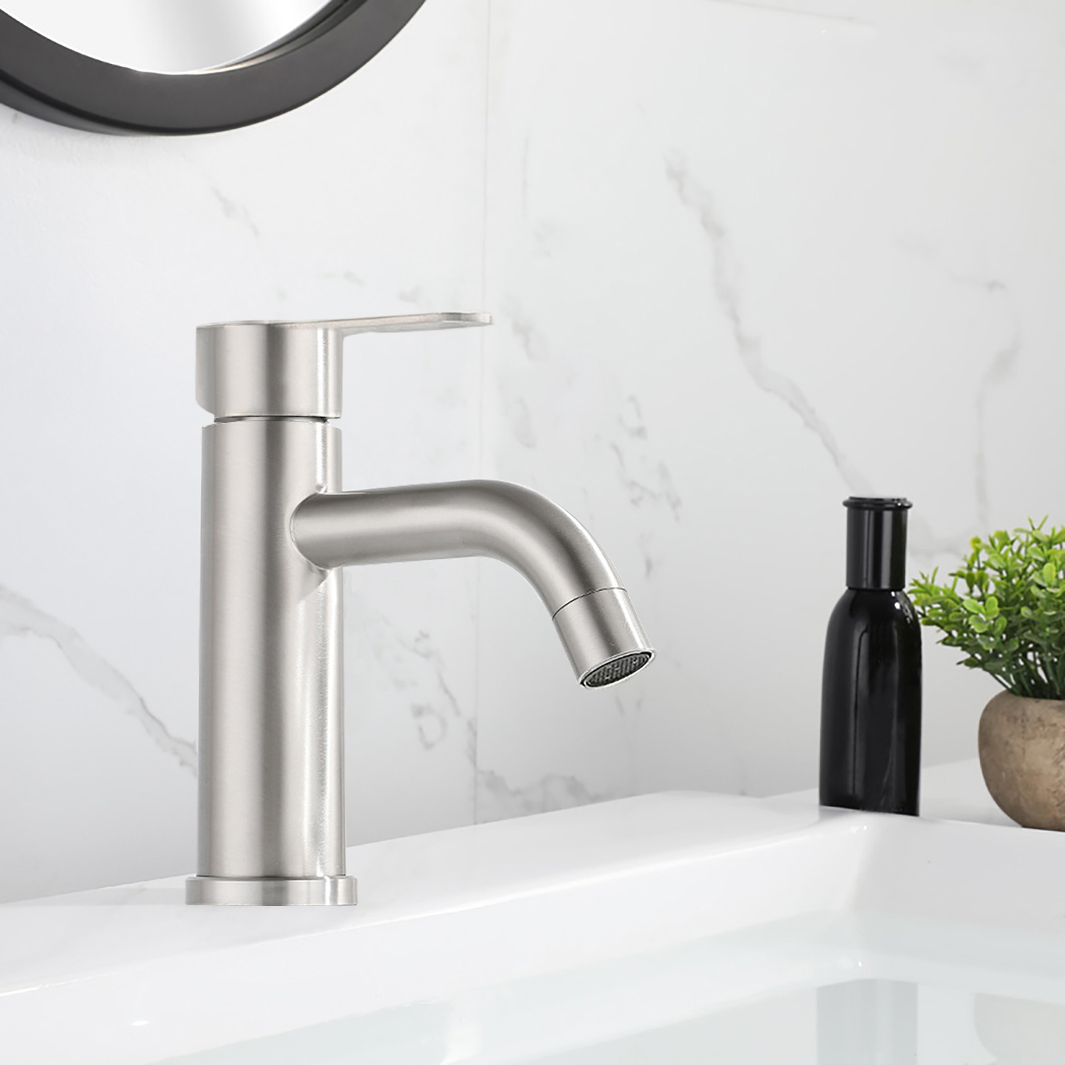 Single handle is a switch handle, so it is called single handle single hole faucet